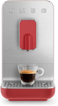 Smeg BCC01RDMEU Kaffeevollautomat - Integriertes Mahlwerk mit Thermoblock System - 1,4 L Wassertank und 19 Bar bei 1350 W - Rot für frischen Kaffee aus Bohnen